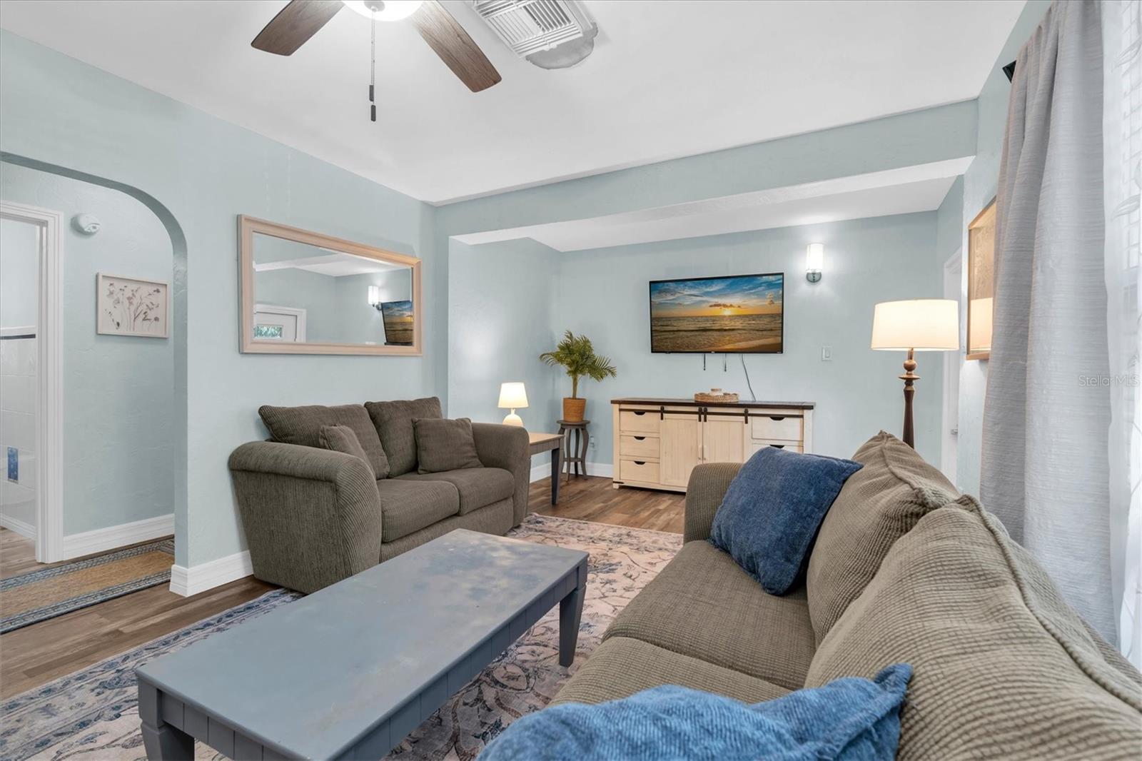 JUNGLE TERRACE SEC B - Residential