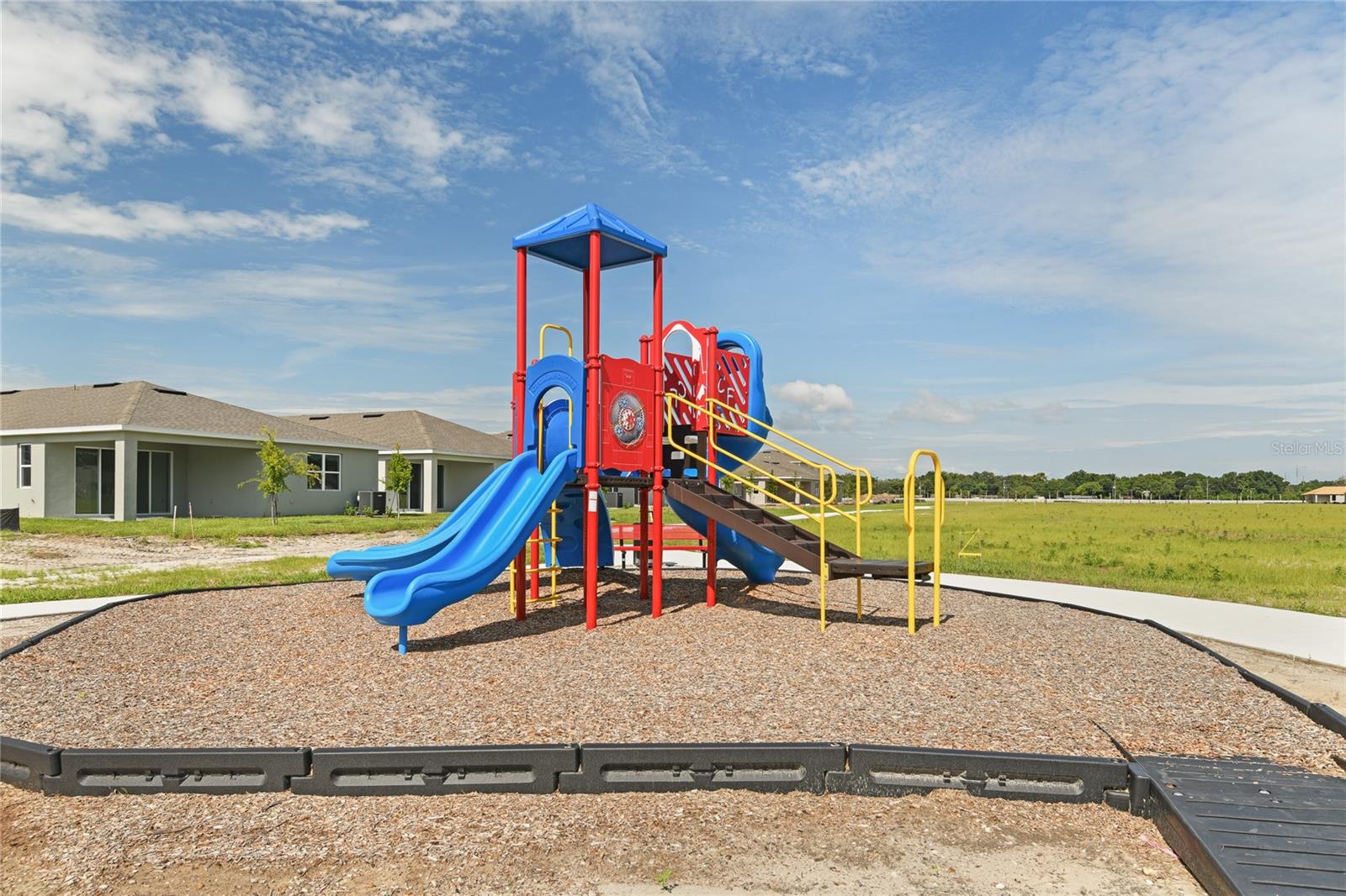 SEASONS AT MAGNOLIA POINTE - Residential
