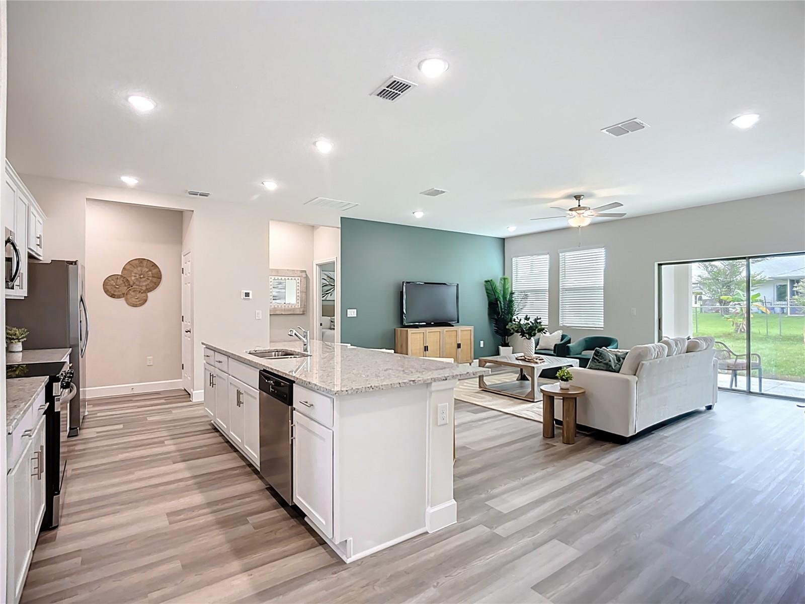 1586 - PORT CHARLOTTE SUB 32 - Residential