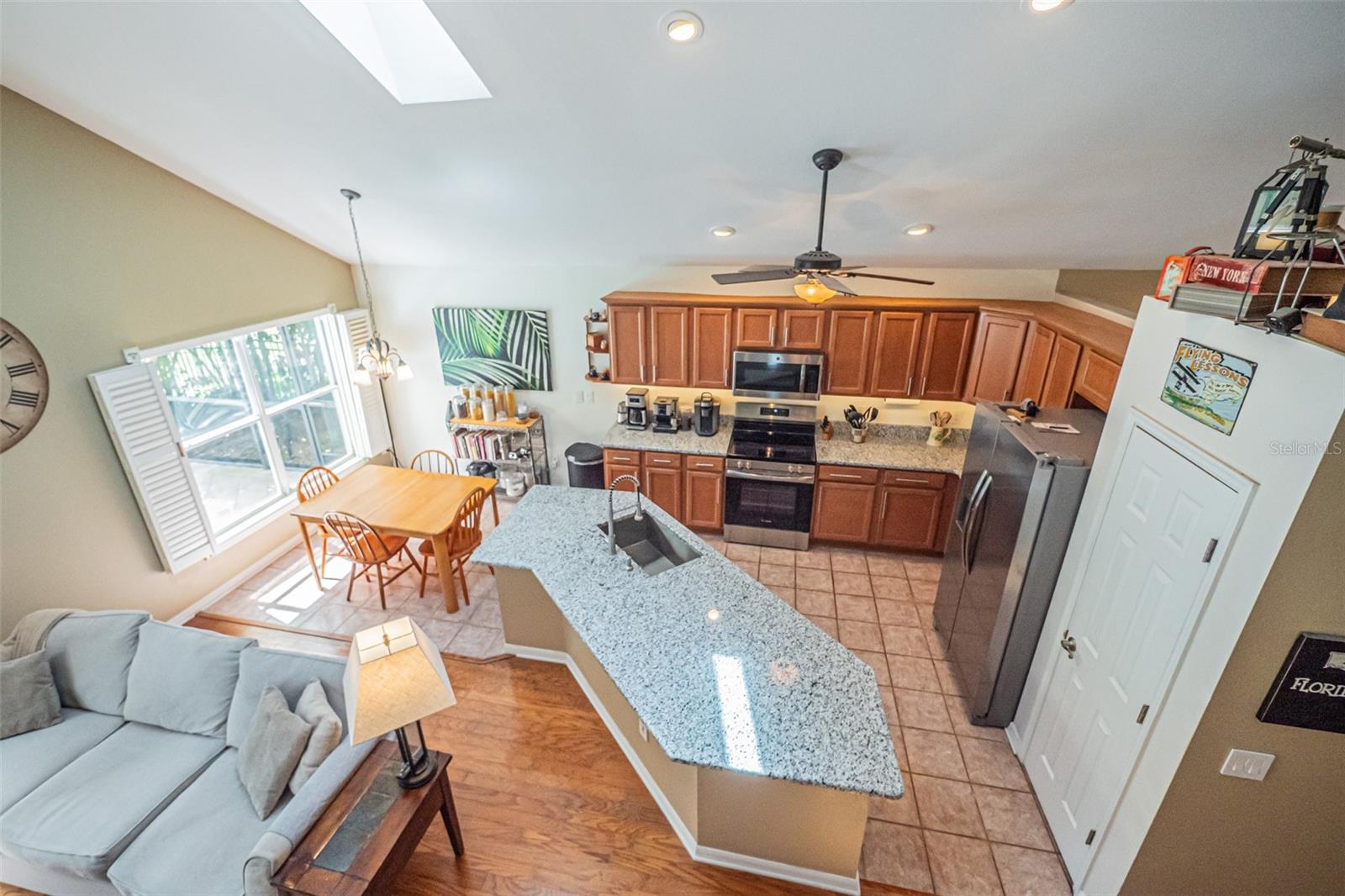 RYBOLT RESERVE PH 01 49 95 - Residential