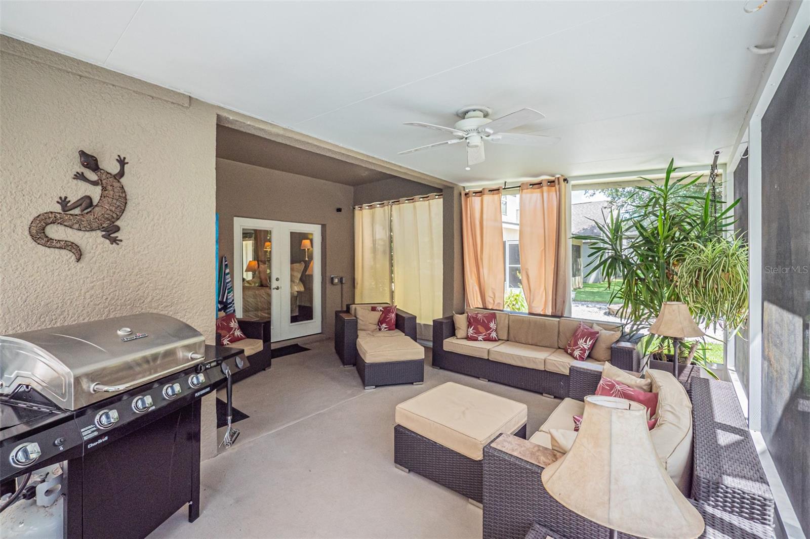 RYBOLT RESERVE PH 01 49 95 - Residential