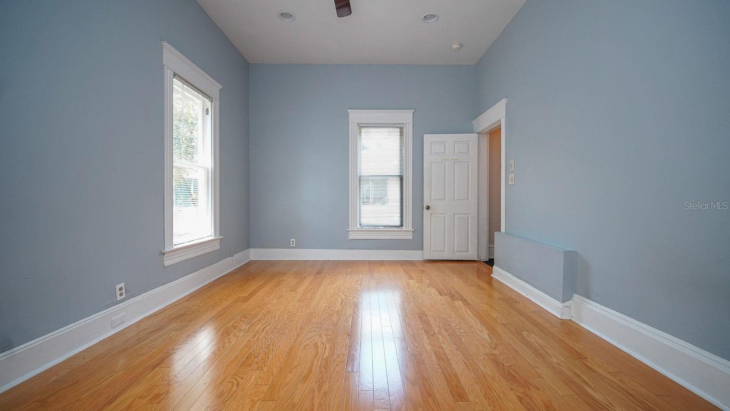 RIVERSIDE - Residential Lease