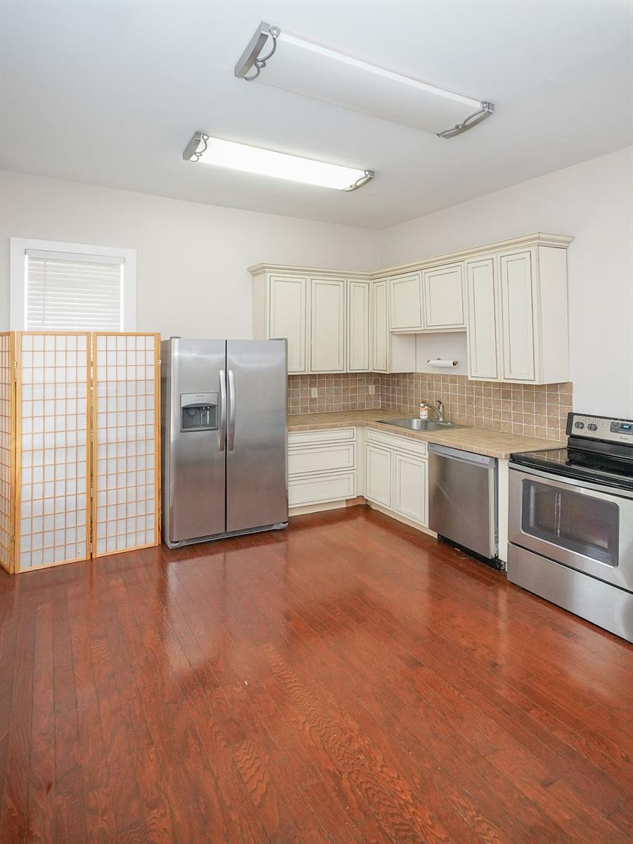 RIVERSIDE - Residential Lease