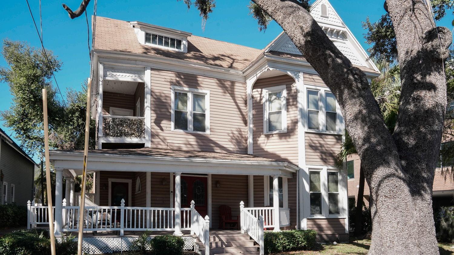 RIVERSIDE - Residential Lease