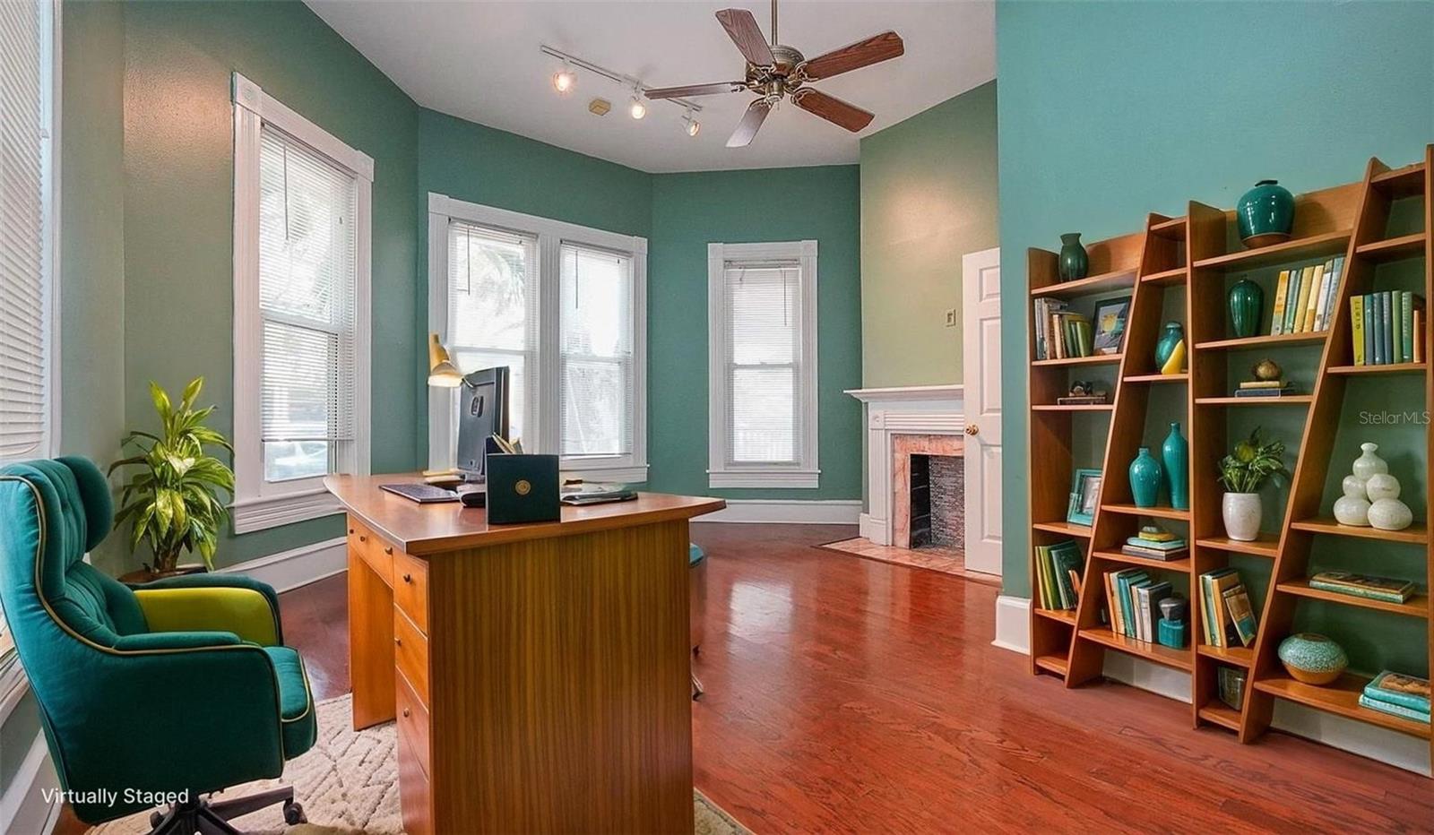 RIVERSIDE - Residential Lease