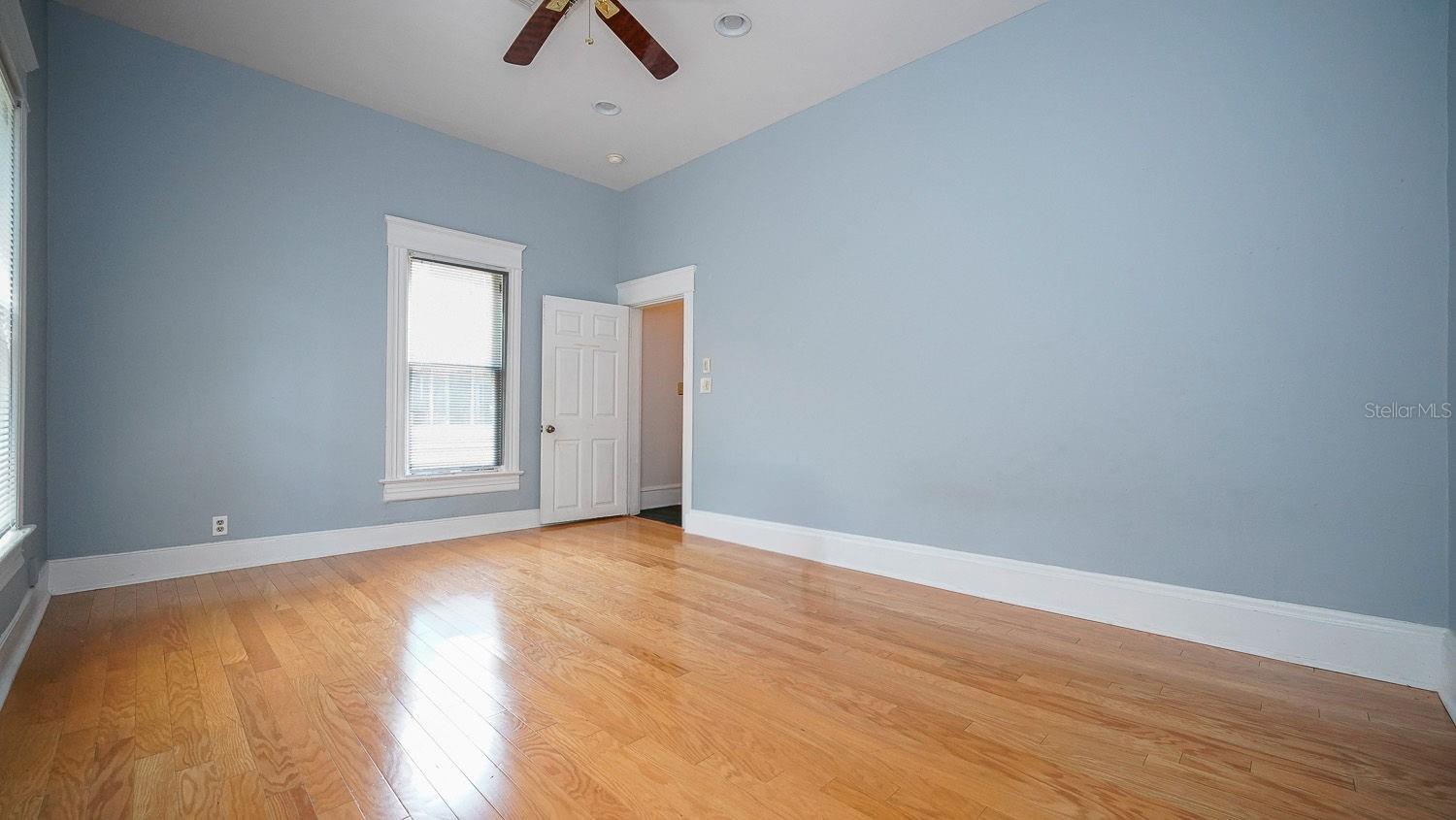 RIVERSIDE - Residential Lease