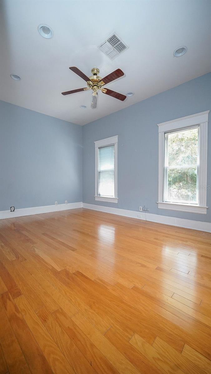 RIVERSIDE - Residential Lease