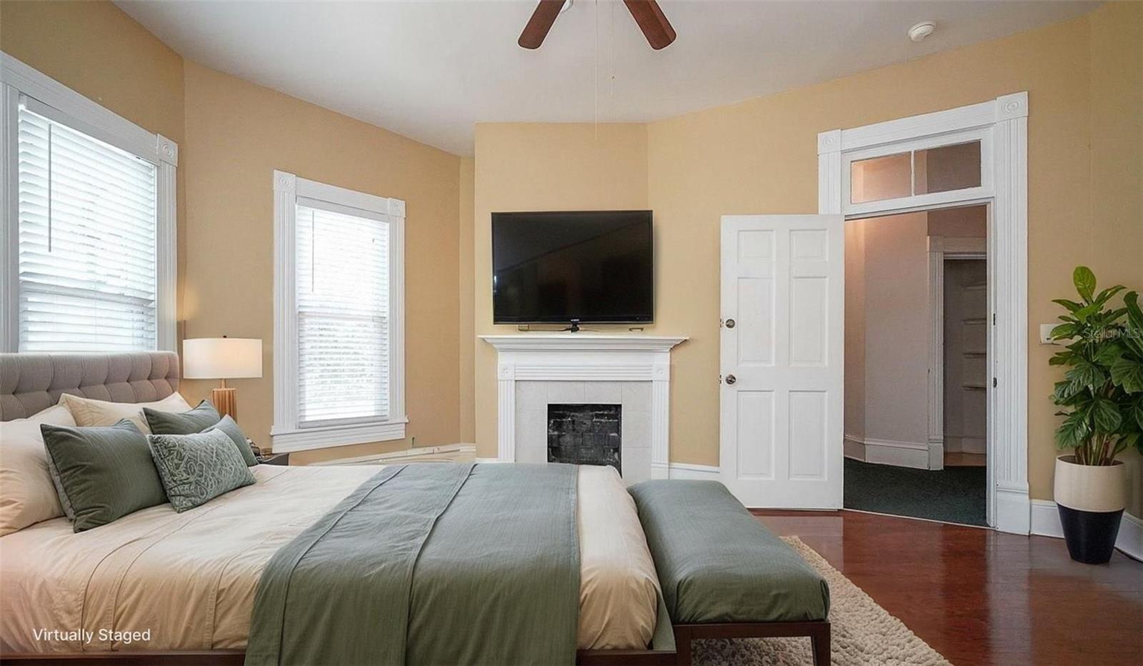 RIVERSIDE - Residential Lease