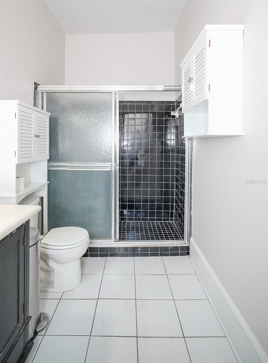 RIVERSIDE - Residential Lease