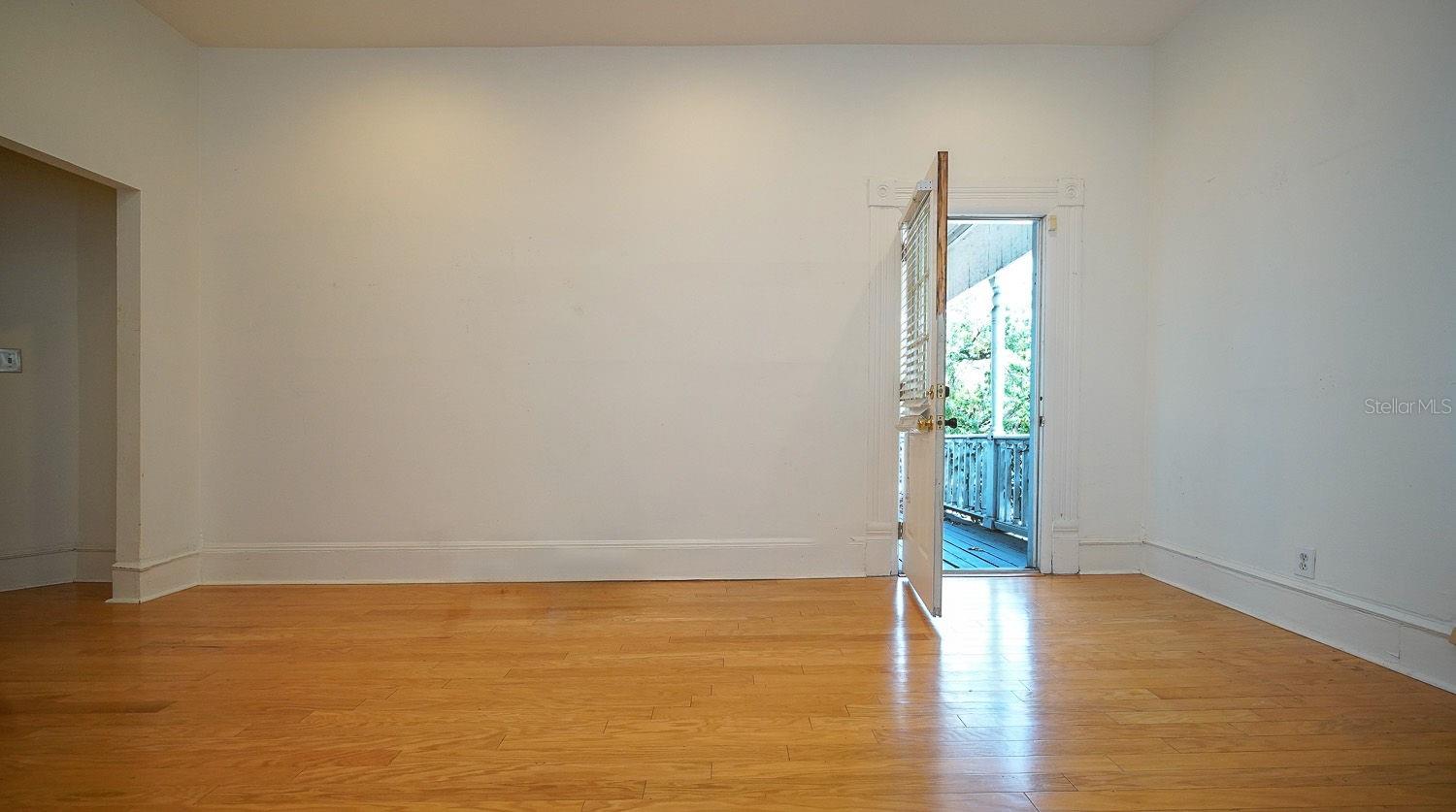 RIVERSIDE - Residential Lease