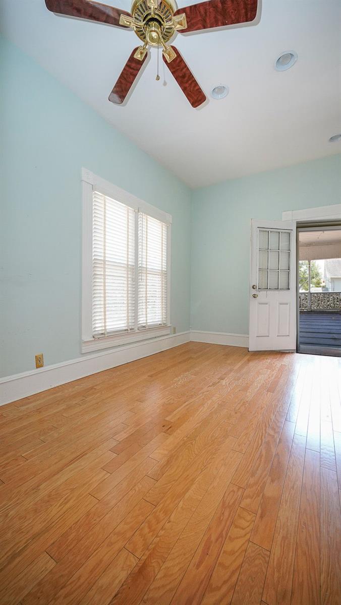 RIVERSIDE - Residential Lease