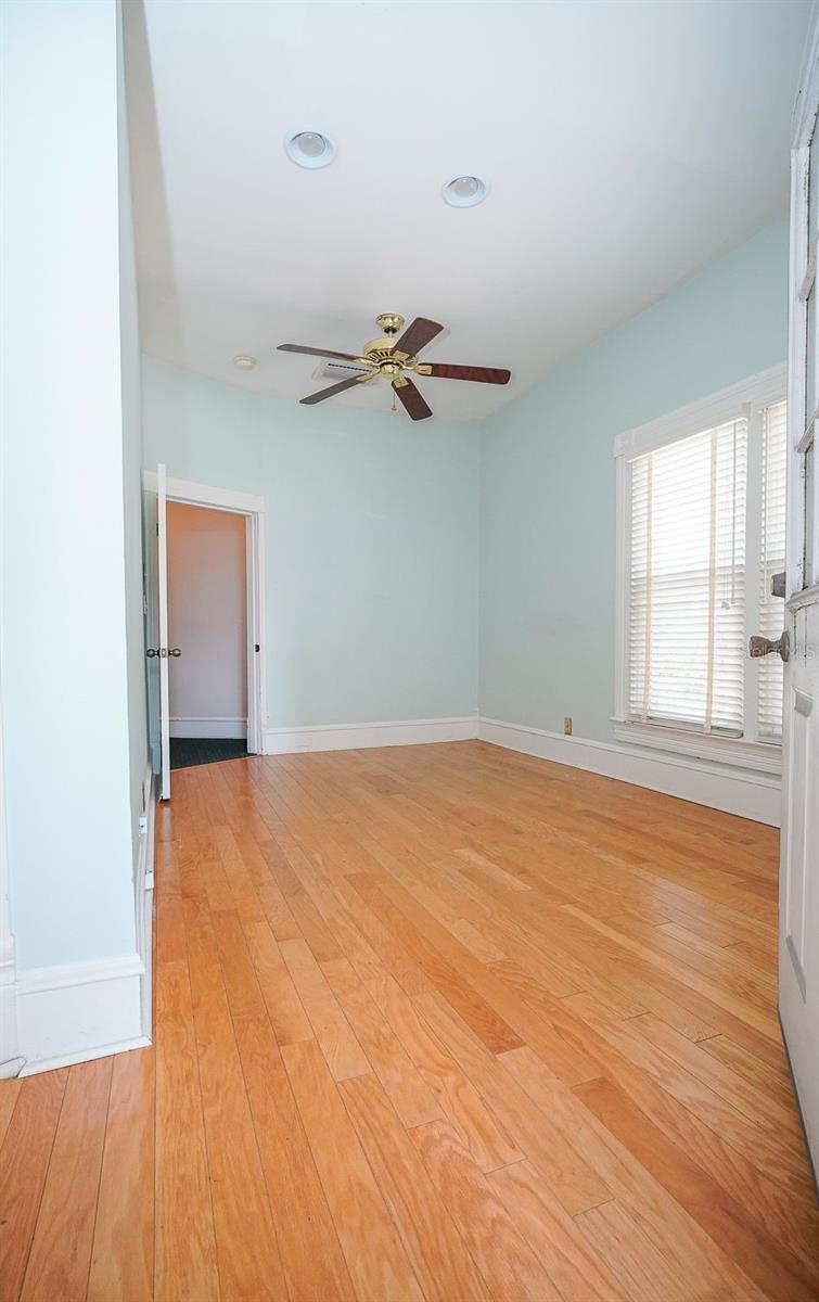 RIVERSIDE - Residential Lease