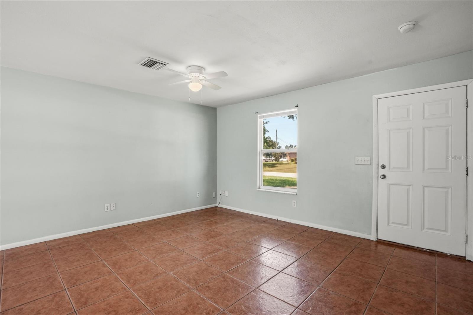 DELTONA LAKES UN 40 - Residential