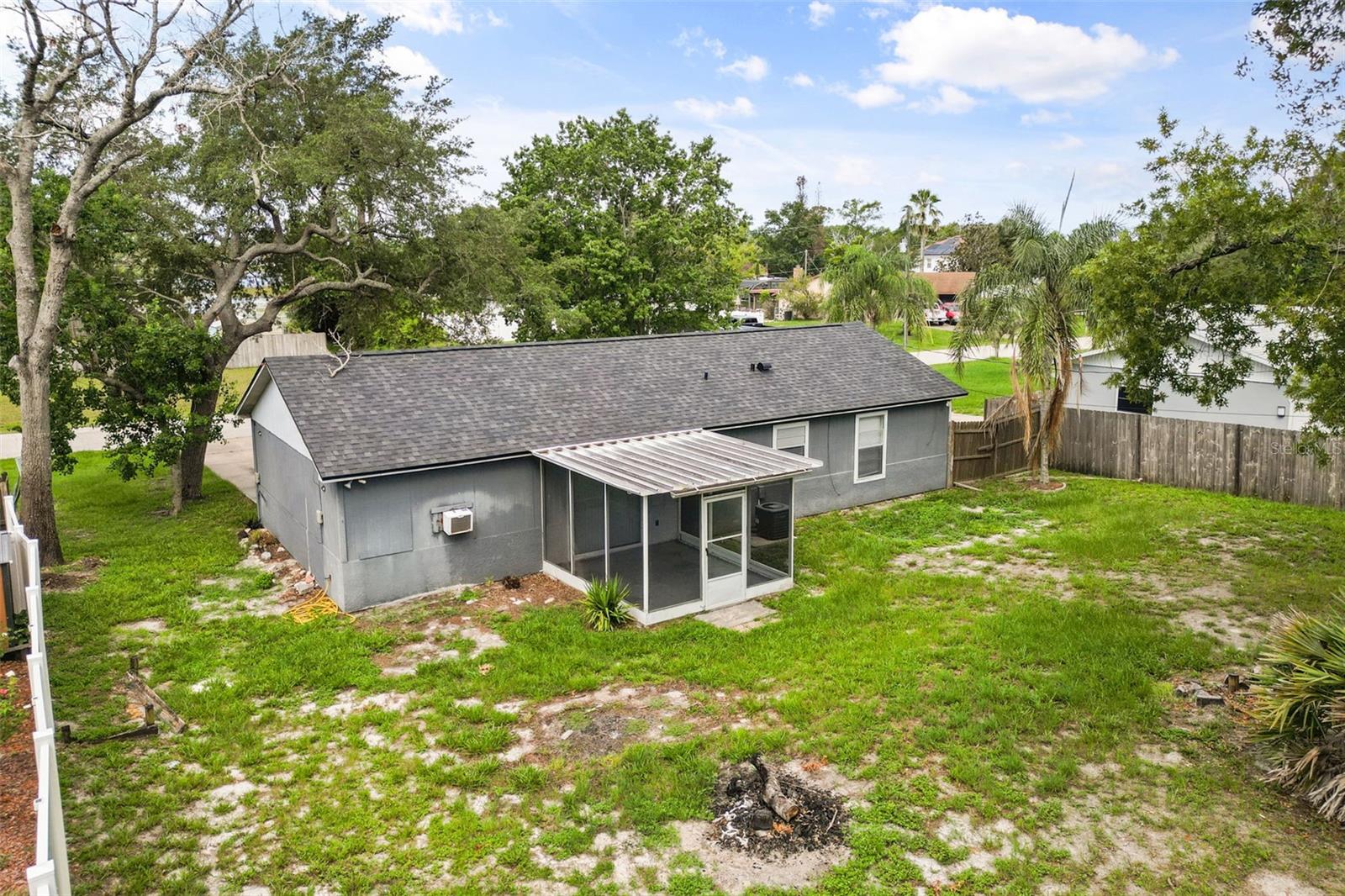 DELTONA LAKES UN 40 - Residential