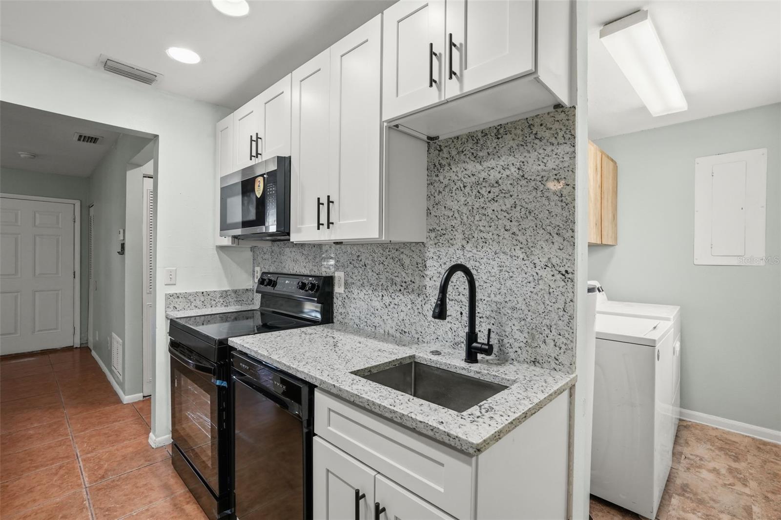 DELTONA LAKES UN 40 - Residential