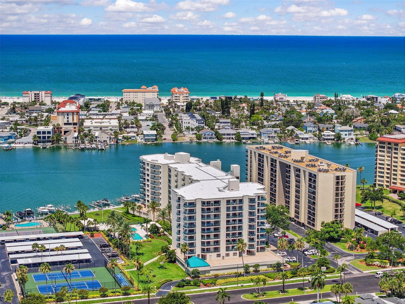 SUNWATCH ON ISLAND ESTATES - Residential