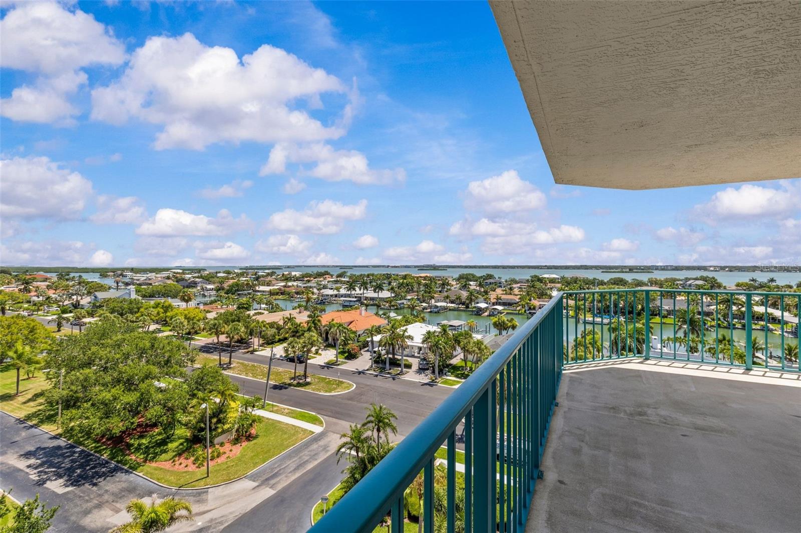 SUNWATCH ON ISLAND ESTATES - Residential