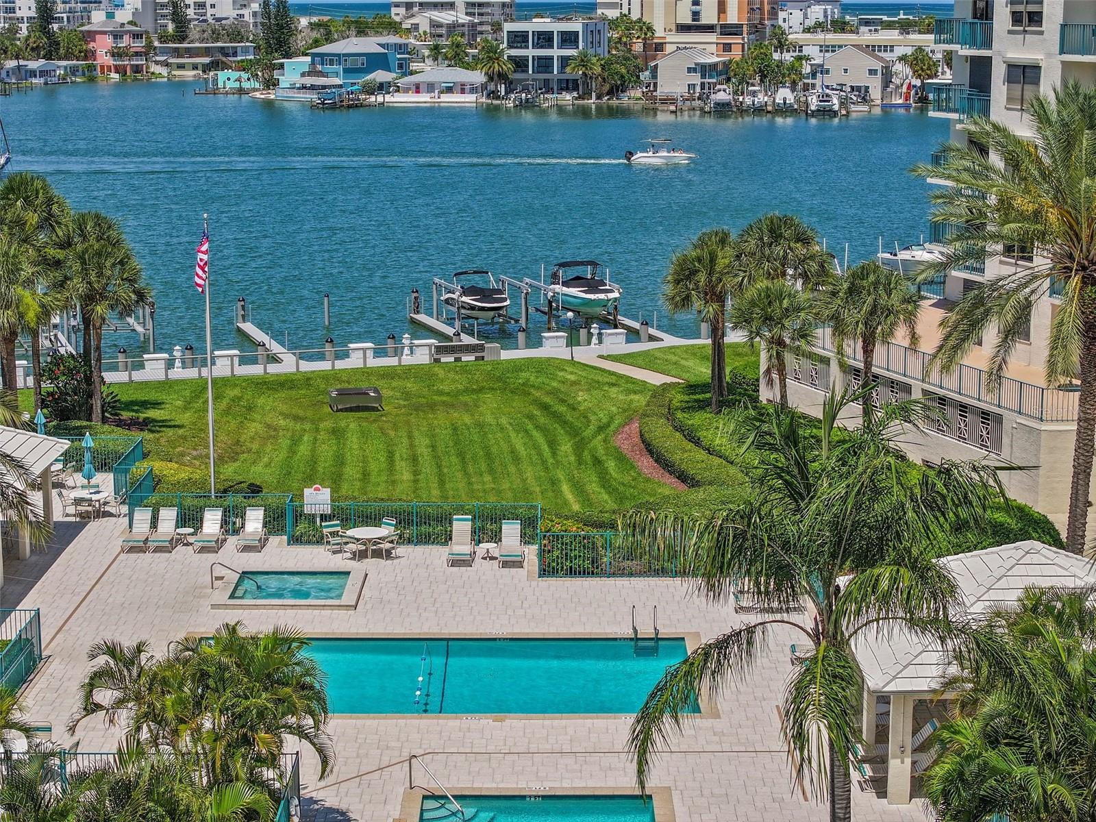 SUNWATCH ON ISLAND ESTATES - Residential