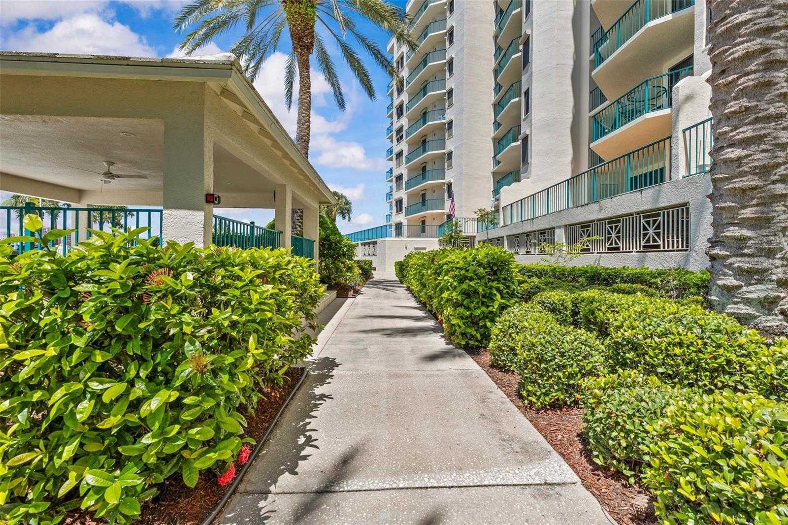 SUNWATCH ON ISLAND ESTATES - Residential