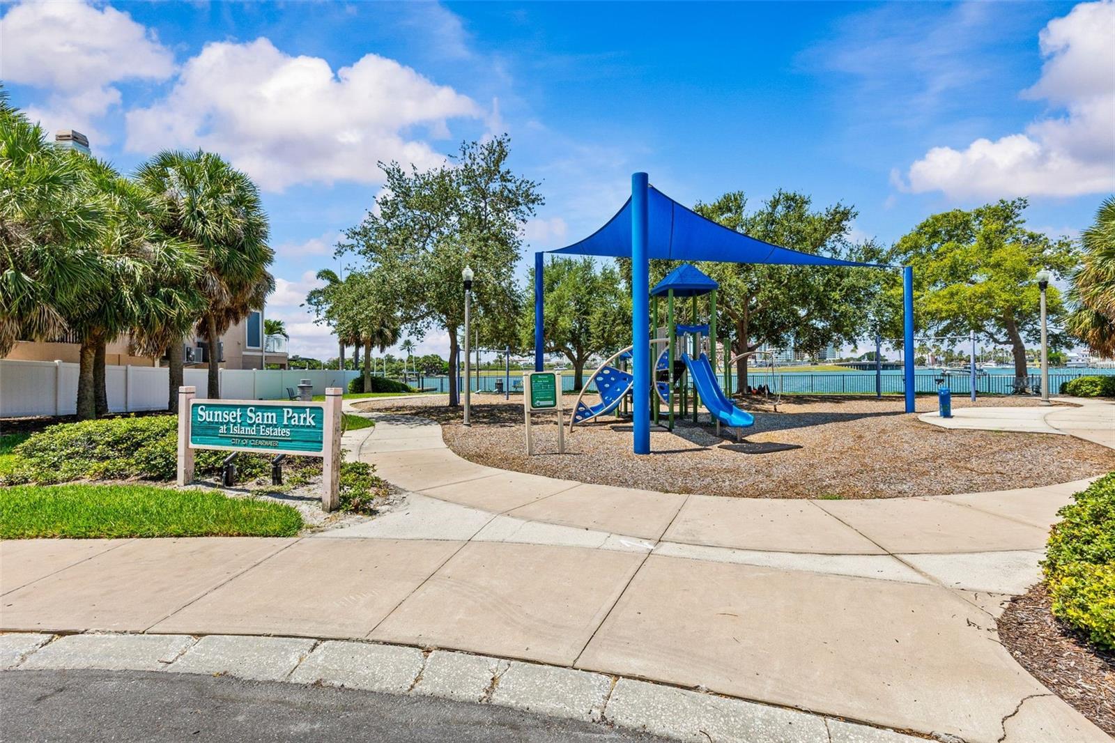 SUNWATCH ON ISLAND ESTATES - Residential