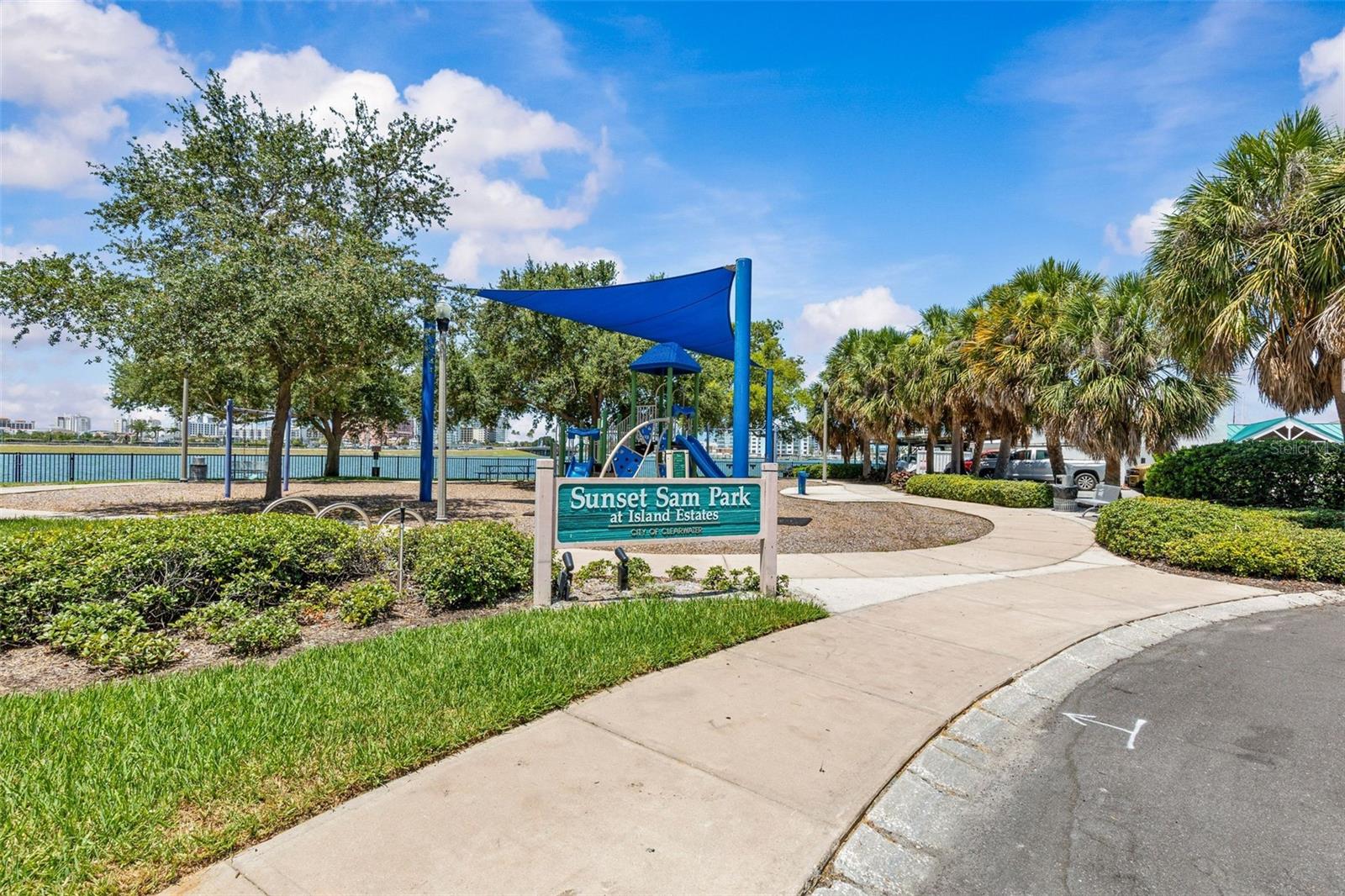 SUNWATCH ON ISLAND ESTATES - Residential