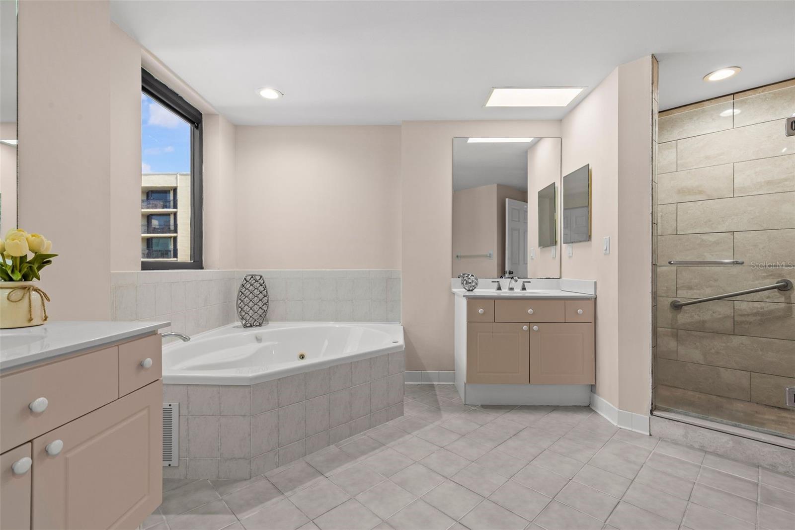 SUNWATCH ON ISLAND ESTATES - Residential