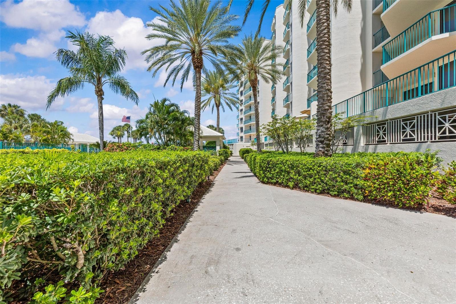 SUNWATCH ON ISLAND ESTATES - Residential