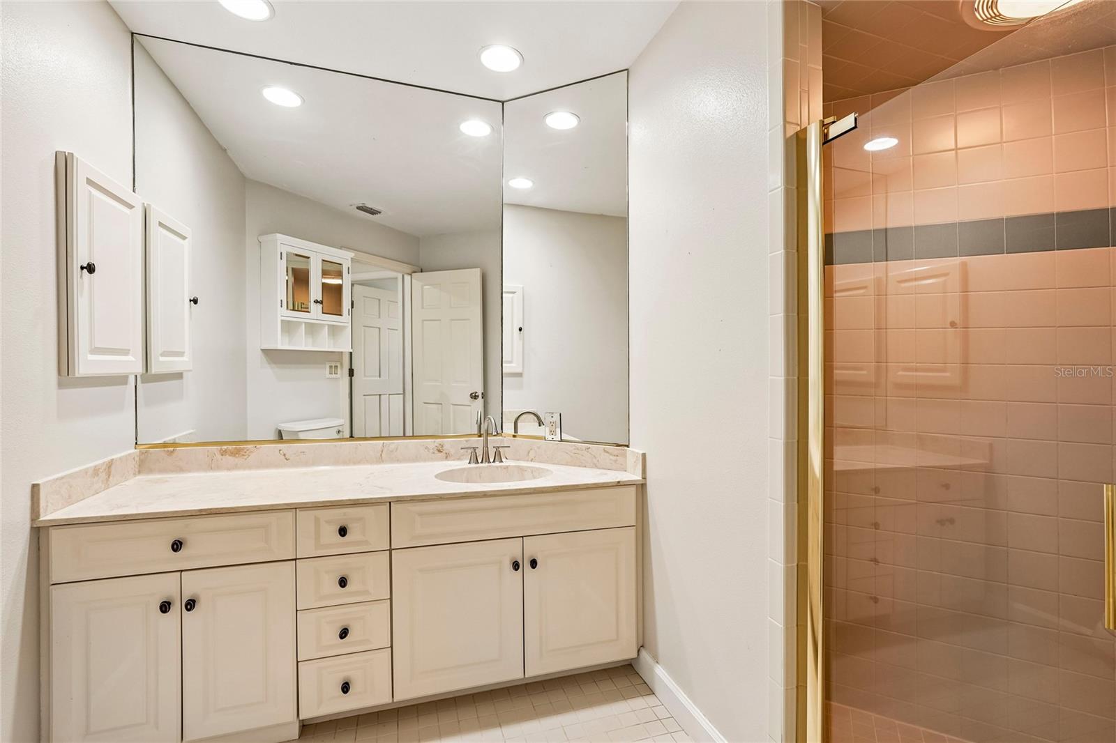 THE LANDINGS - Residential