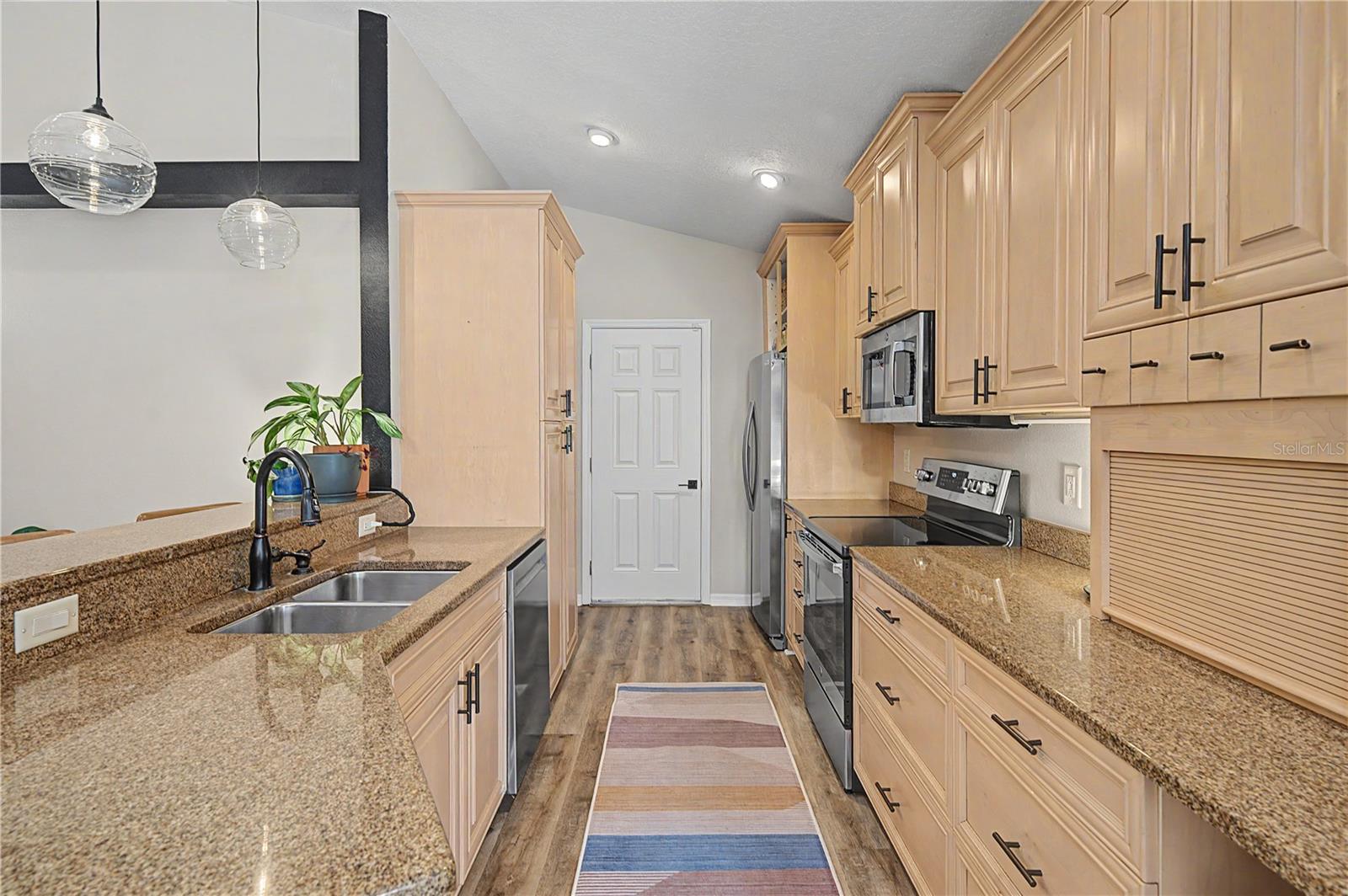 BAYBRIDGE HEIGHTS - Residential