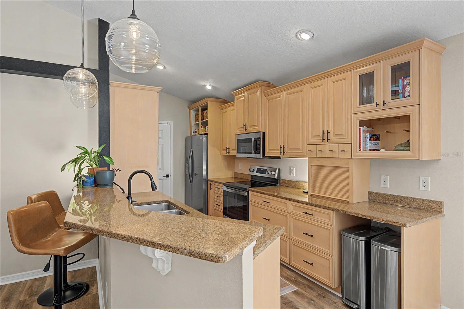 BAYBRIDGE HEIGHTS - Residential
