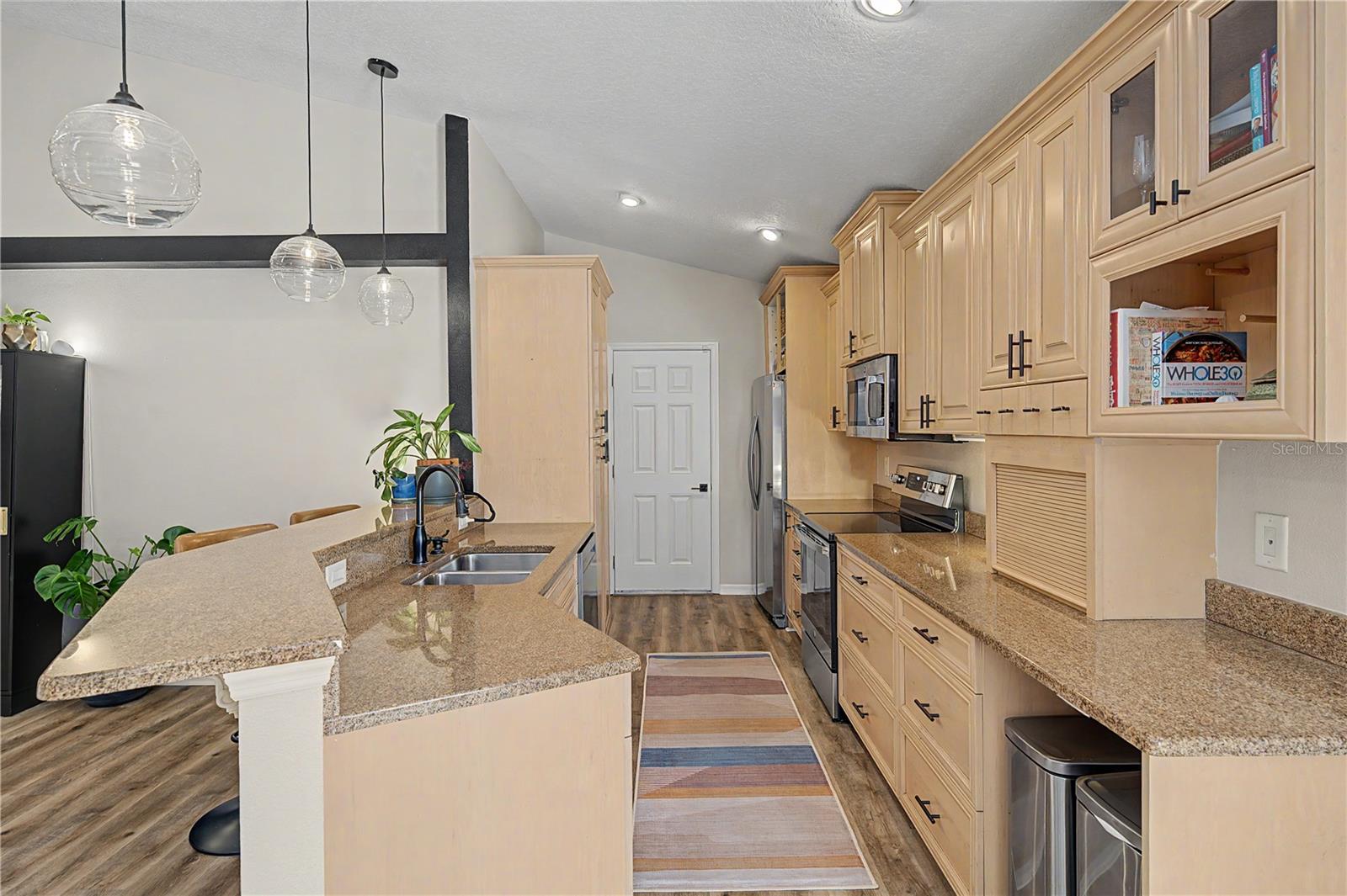 BAYBRIDGE HEIGHTS - Residential