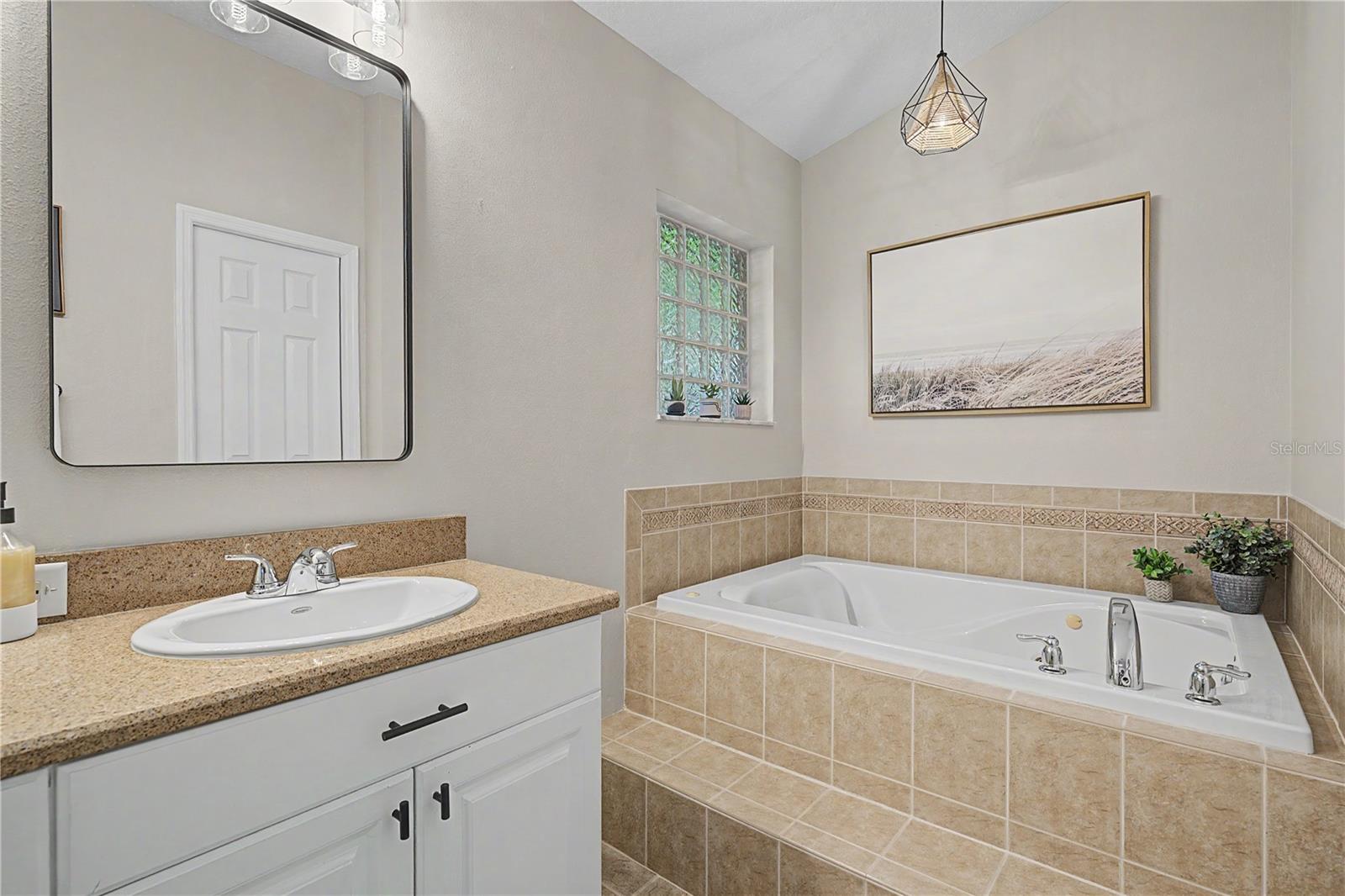 BAYBRIDGE HEIGHTS - Residential