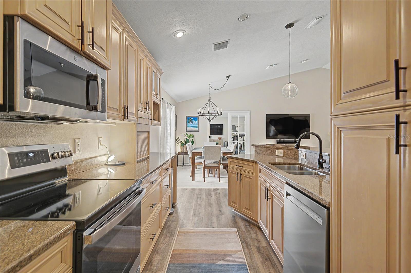 BAYBRIDGE HEIGHTS - Residential