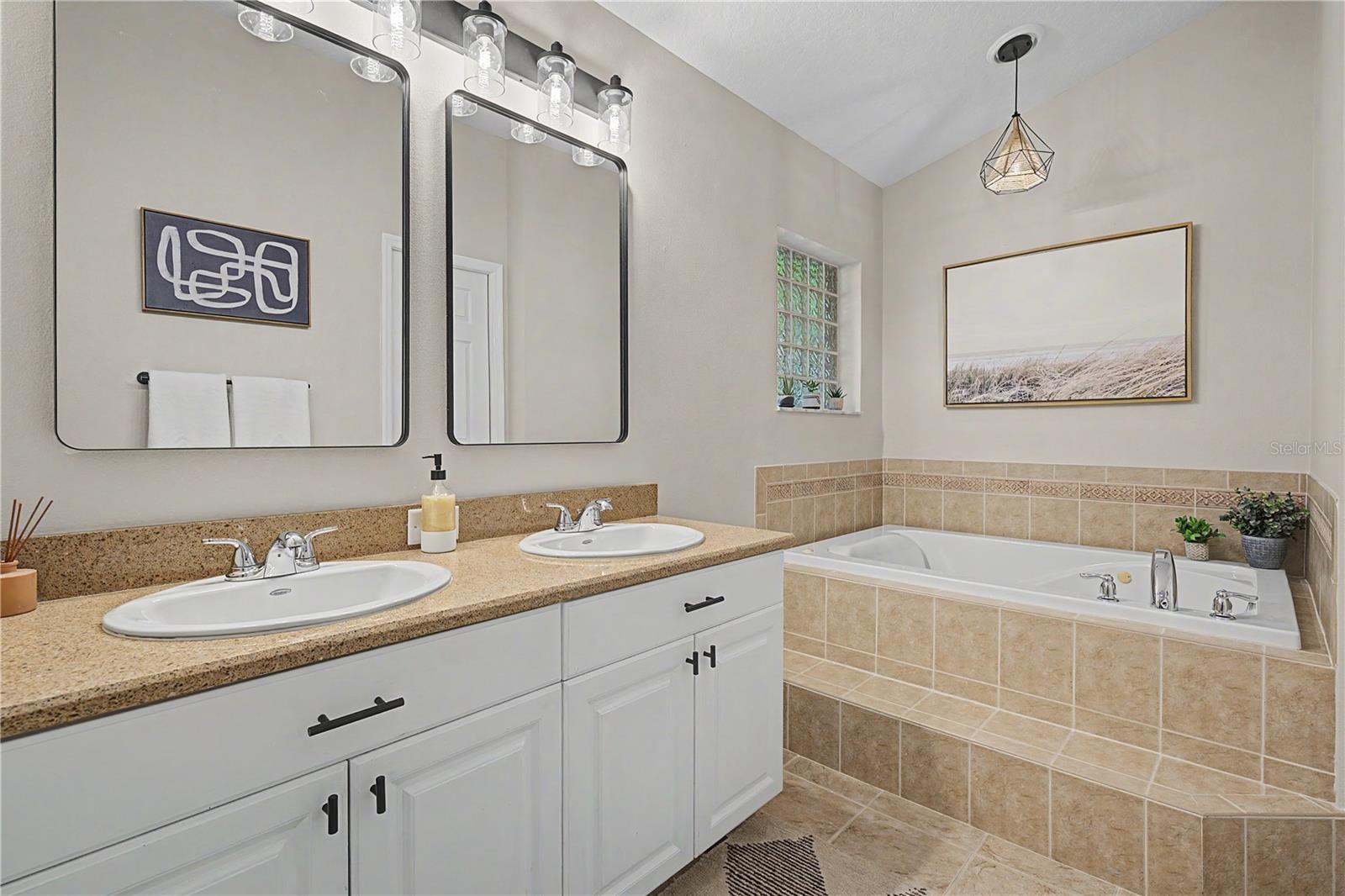 BAYBRIDGE HEIGHTS - Residential