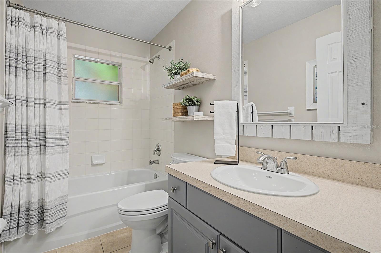 BAYBRIDGE HEIGHTS - Residential