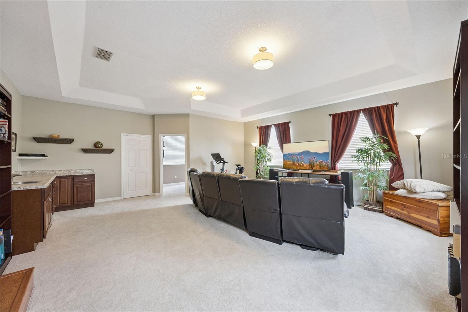 CHAPMAN LAKES - Residential