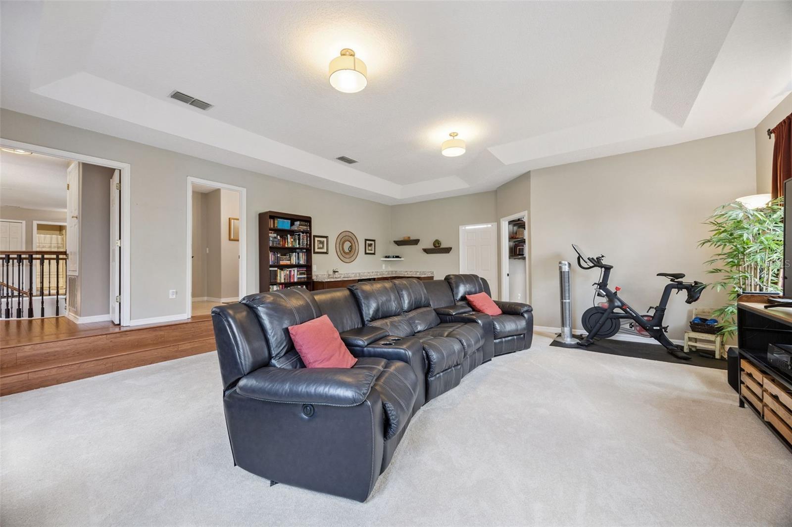 CHAPMAN LAKES - Residential