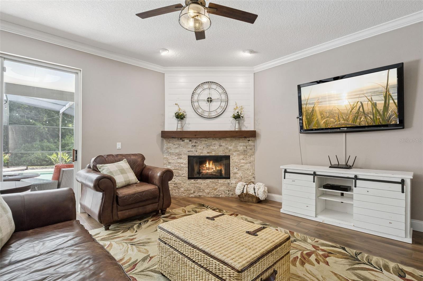 CHAPMAN LAKES - Residential