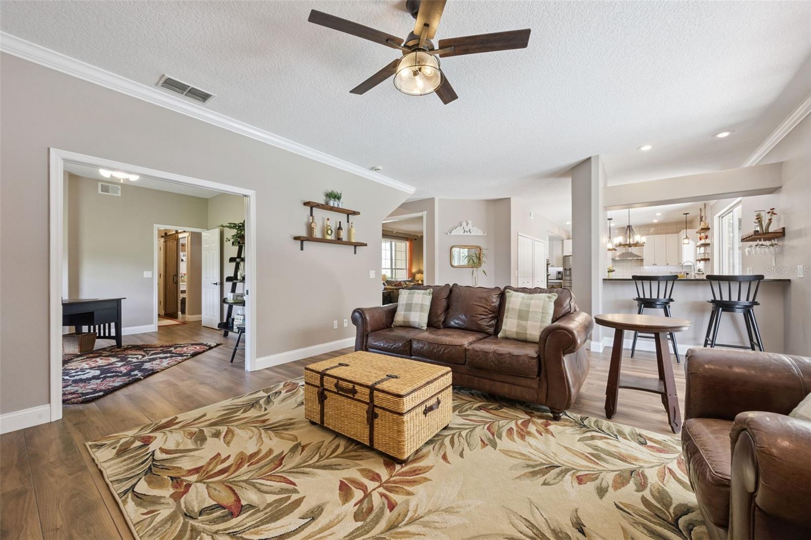 CHAPMAN LAKES - Residential