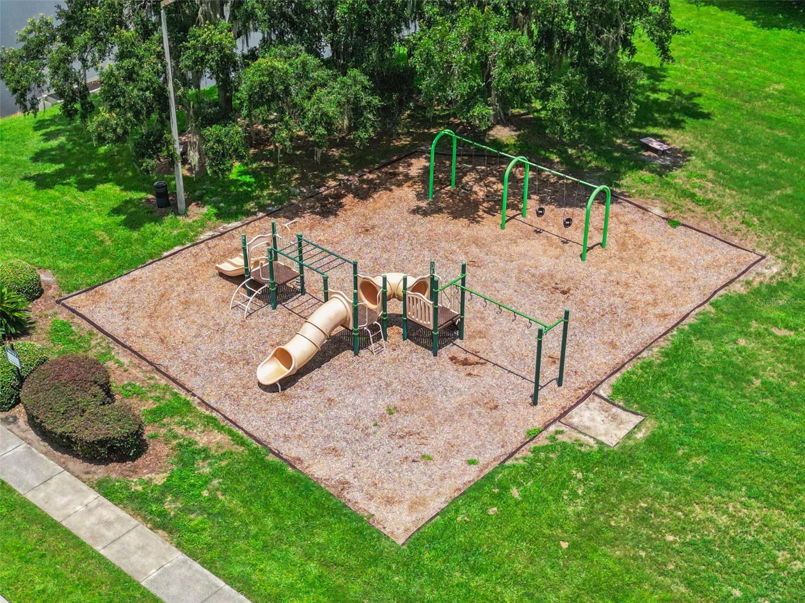 CHAPMAN LAKES - Residential