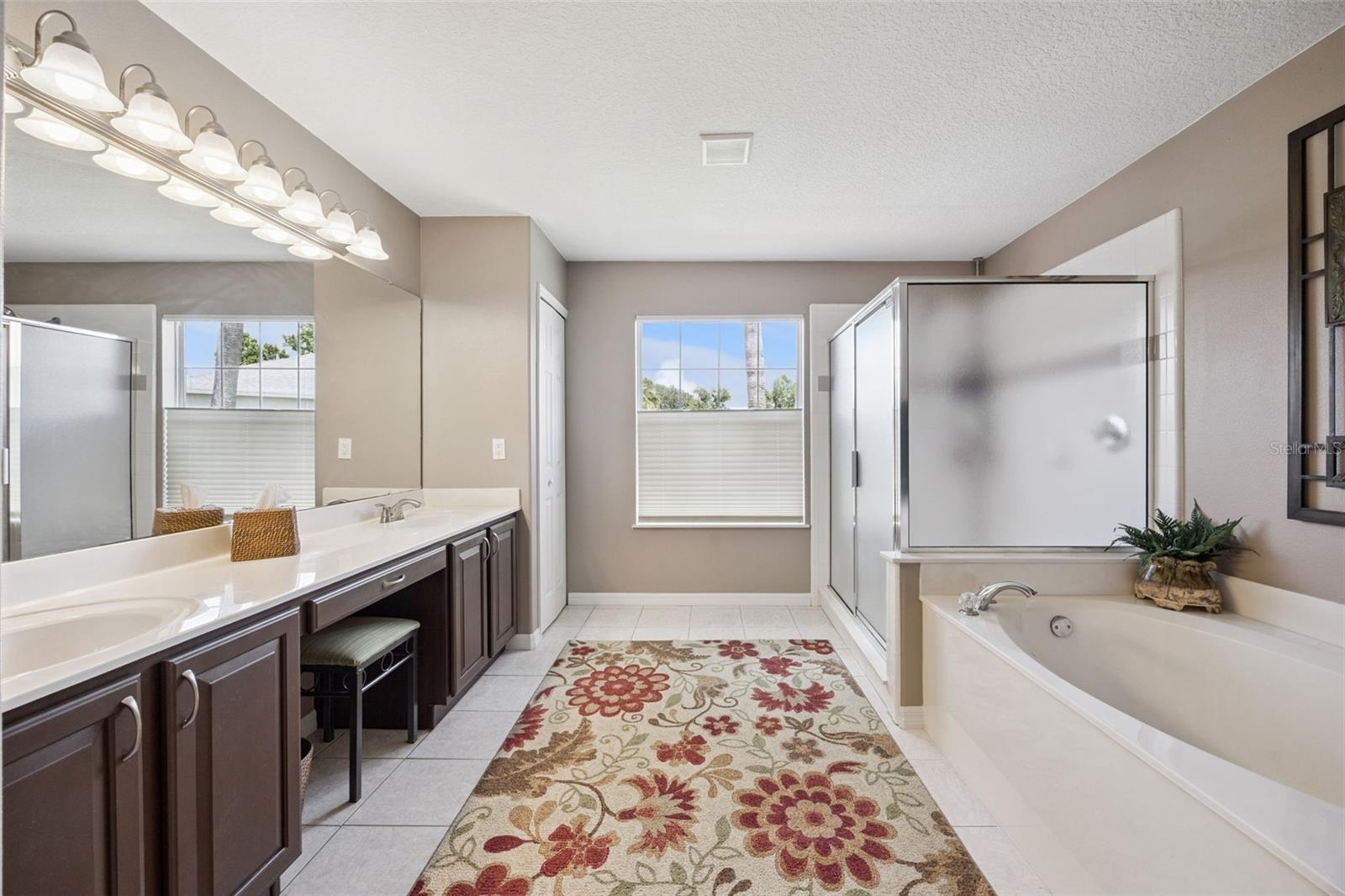 CHAPMAN LAKES - Residential