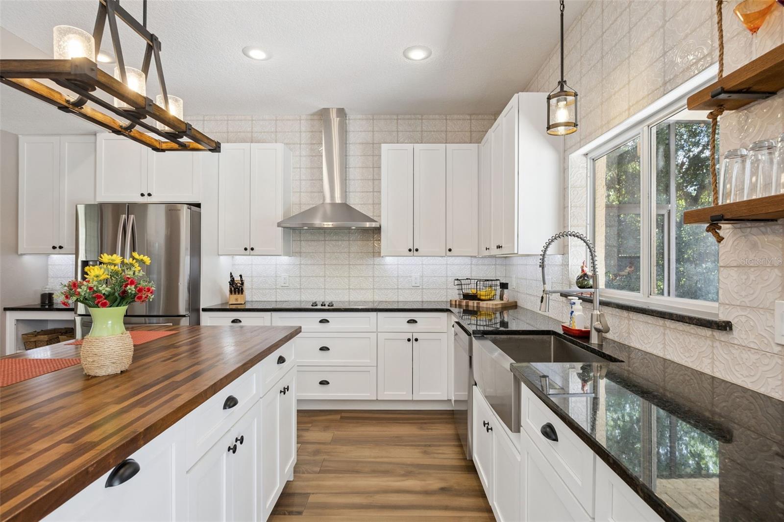CHAPMAN LAKES - Residential