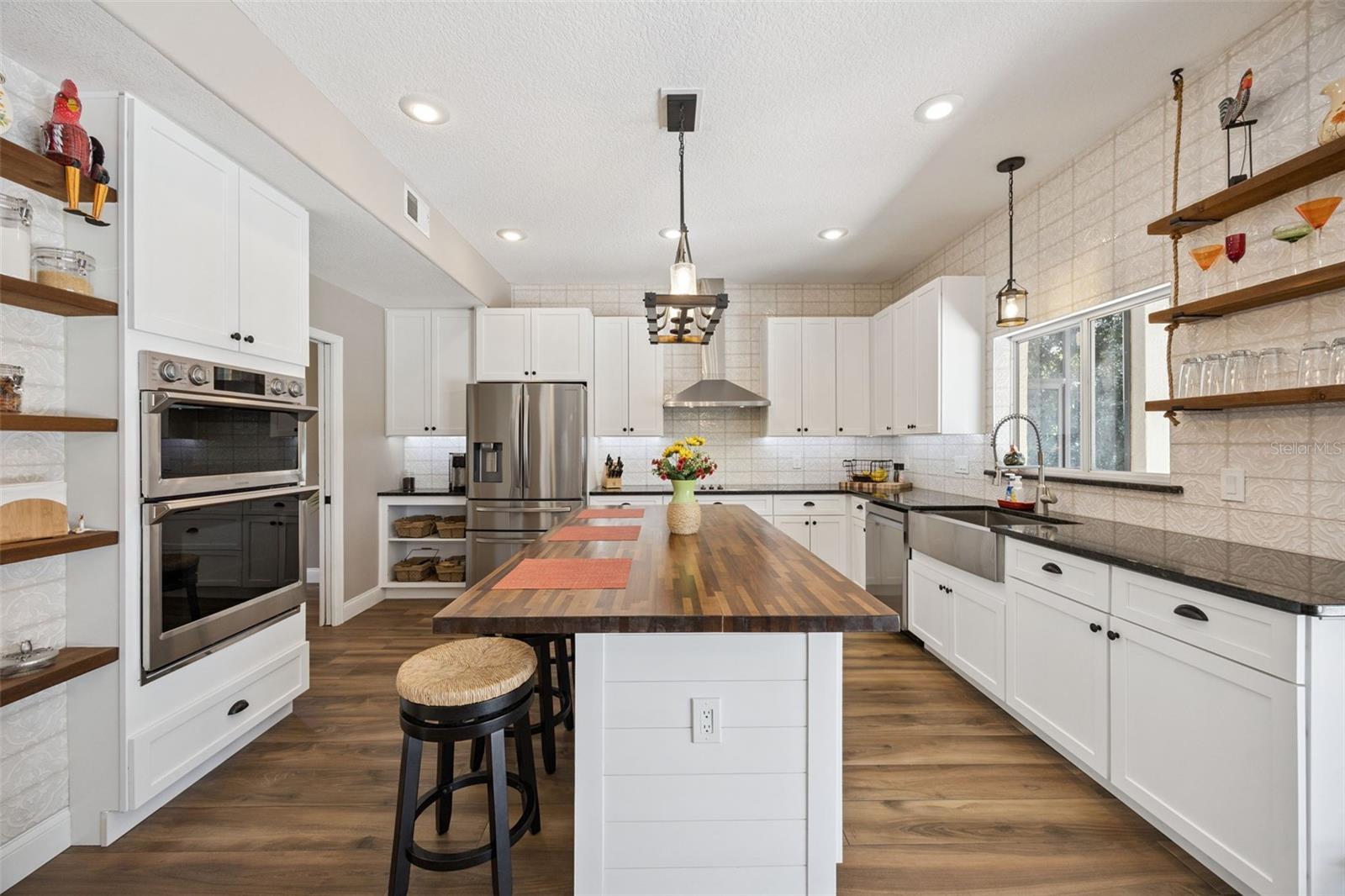 CHAPMAN LAKES - Residential