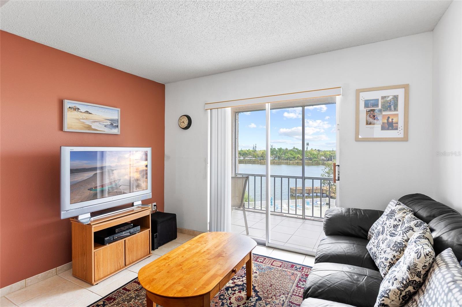 BAYSHORE ON THE LAKE APTS SEC 3 - Residential