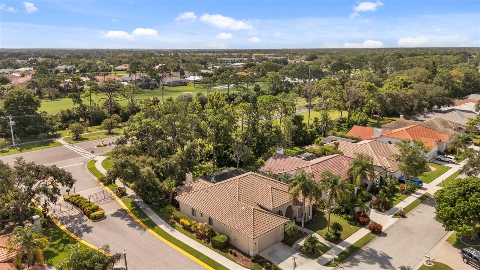 HUNTINGTON POINTE - Residential