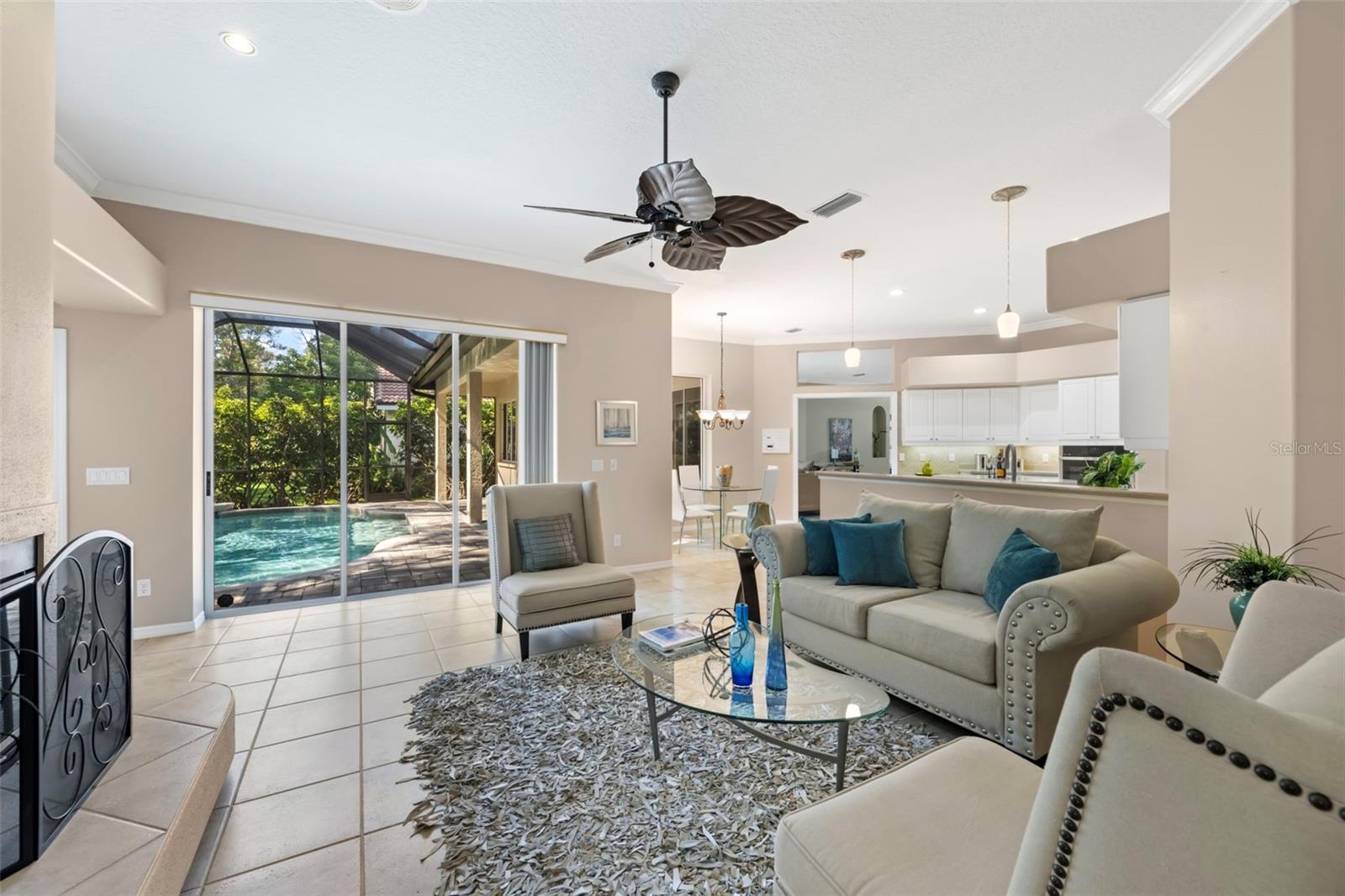 HUNTINGTON POINTE - Residential