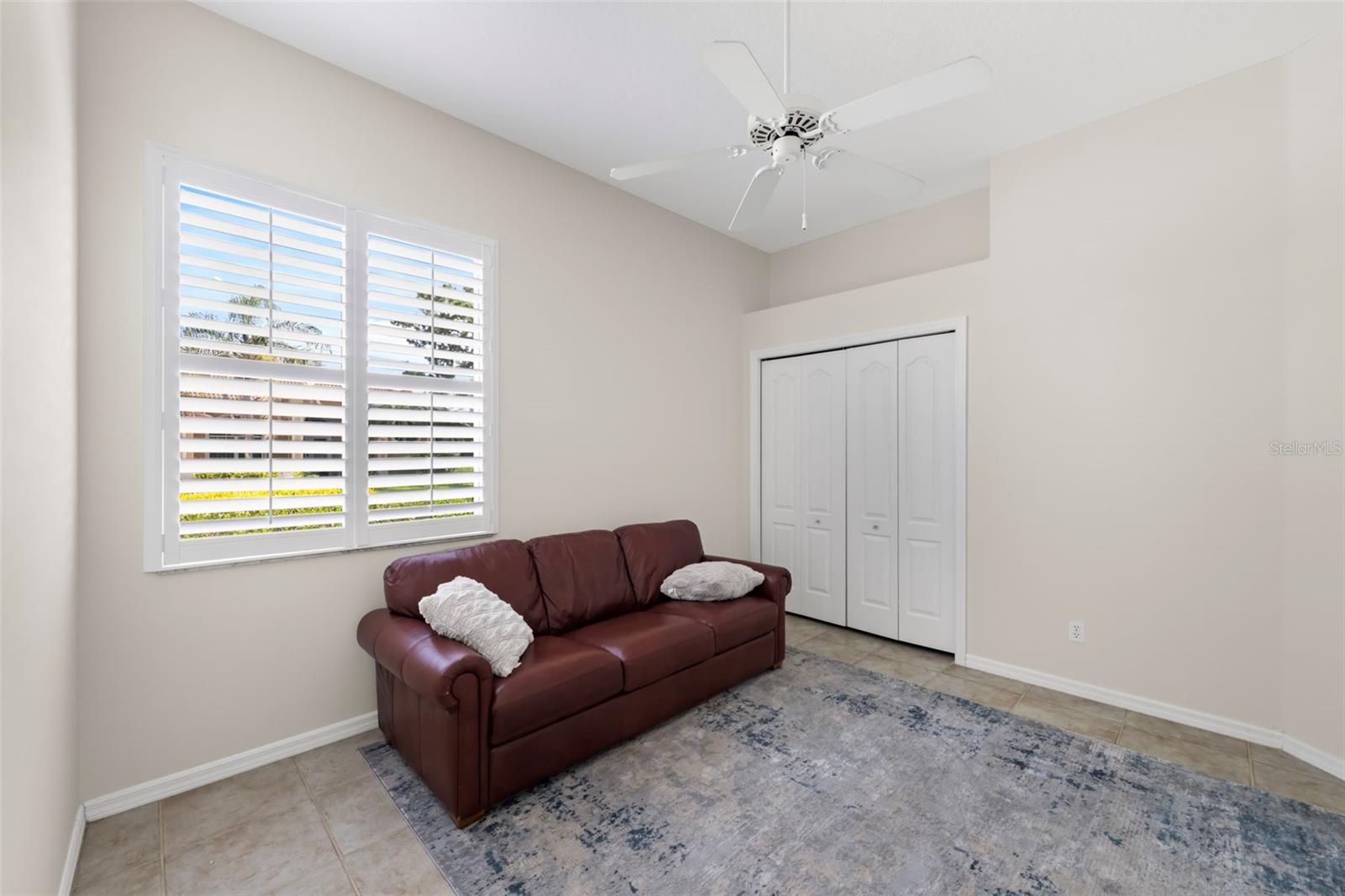 HUNTINGTON POINTE - Residential