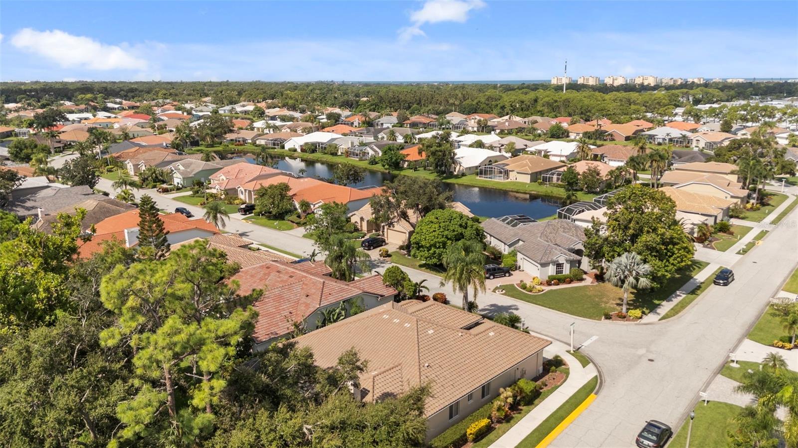 HUNTINGTON POINTE - Residential