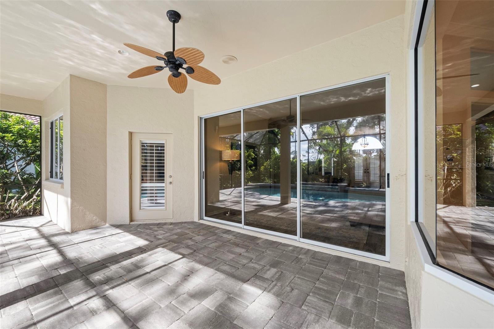 HUNTINGTON POINTE - Residential