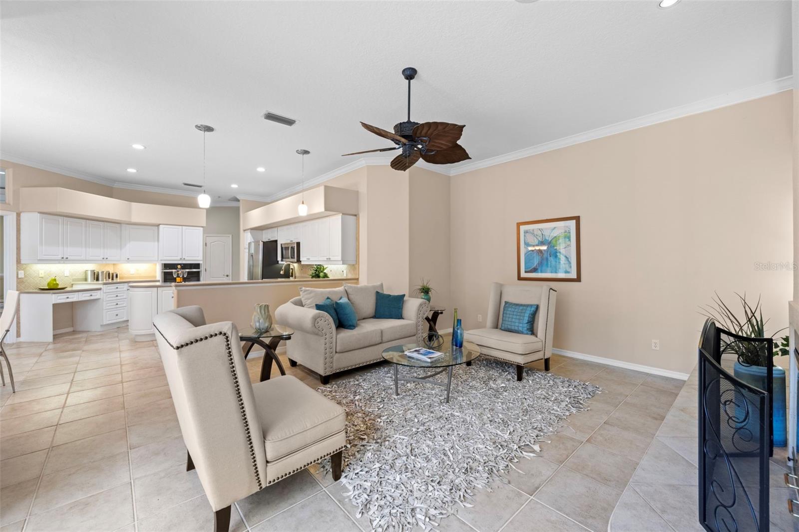 HUNTINGTON POINTE - Residential